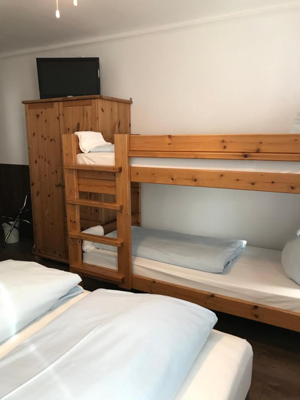 Hotel Guntia Boardinghouse Günzburg Екстериор снимка