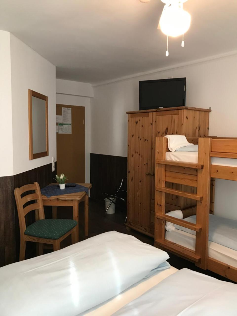 Hotel Guntia Boardinghouse Günzburg Екстериор снимка