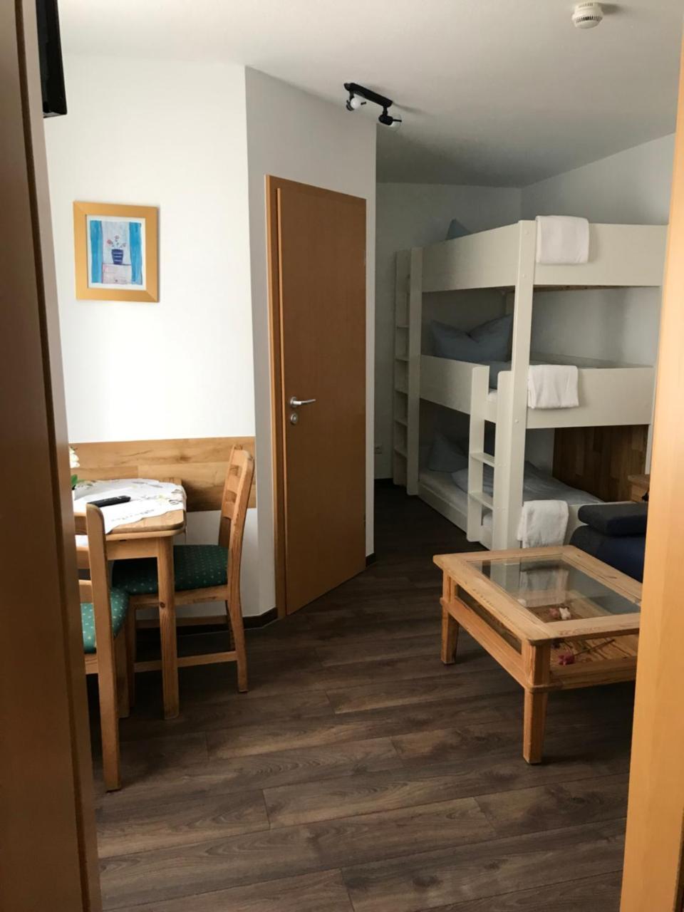 Hotel Guntia Boardinghouse Günzburg Екстериор снимка
