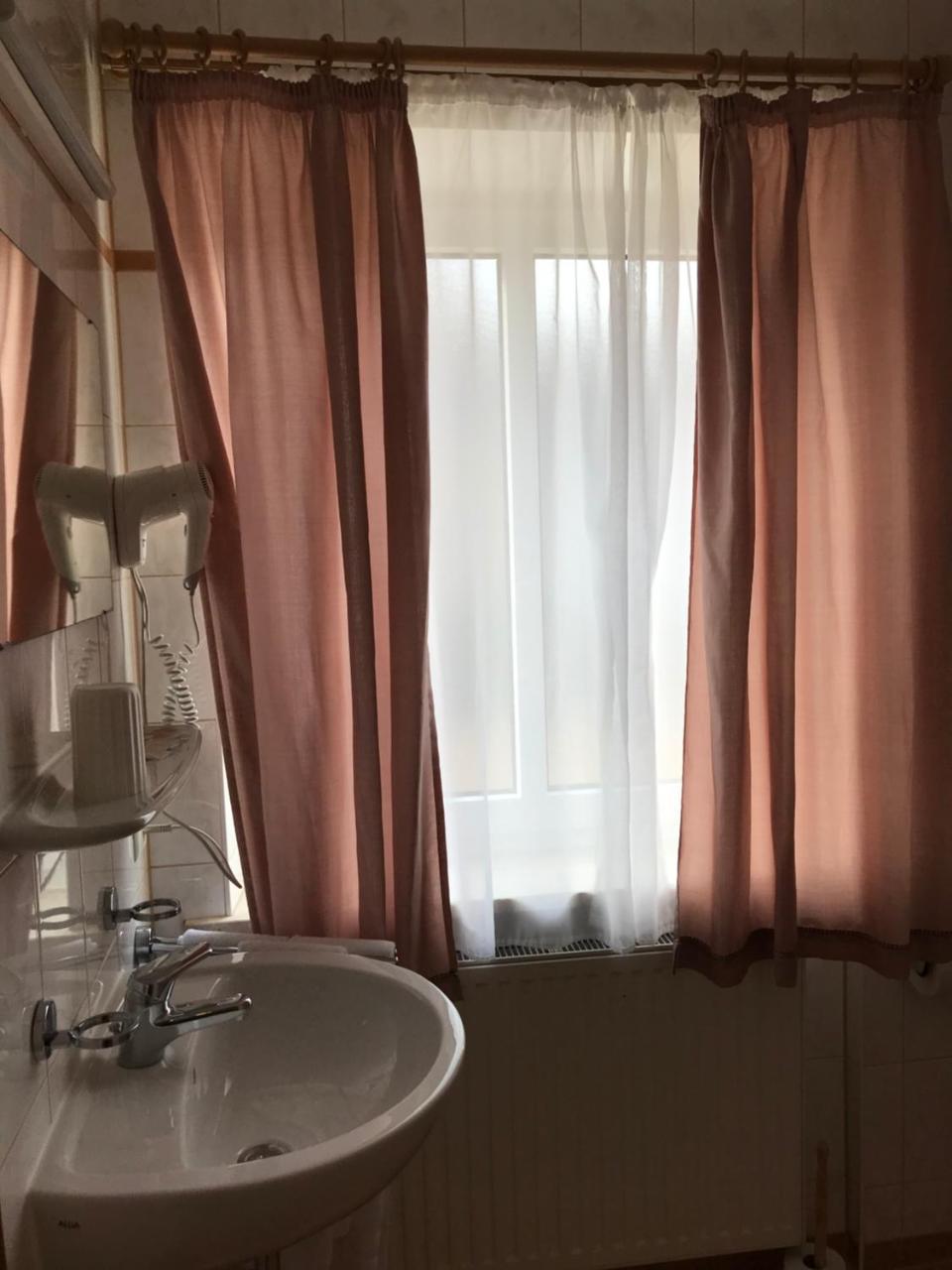 Hotel Guntia Boardinghouse Günzburg Екстериор снимка